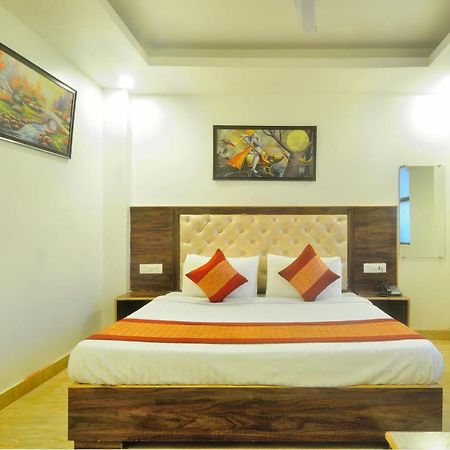 Hotel Noida Delight エクステリア 写真