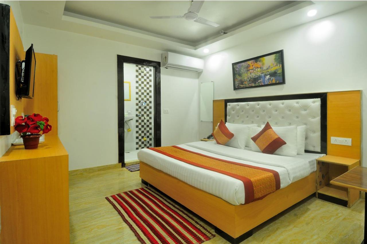 Hotel Noida Delight エクステリア 写真