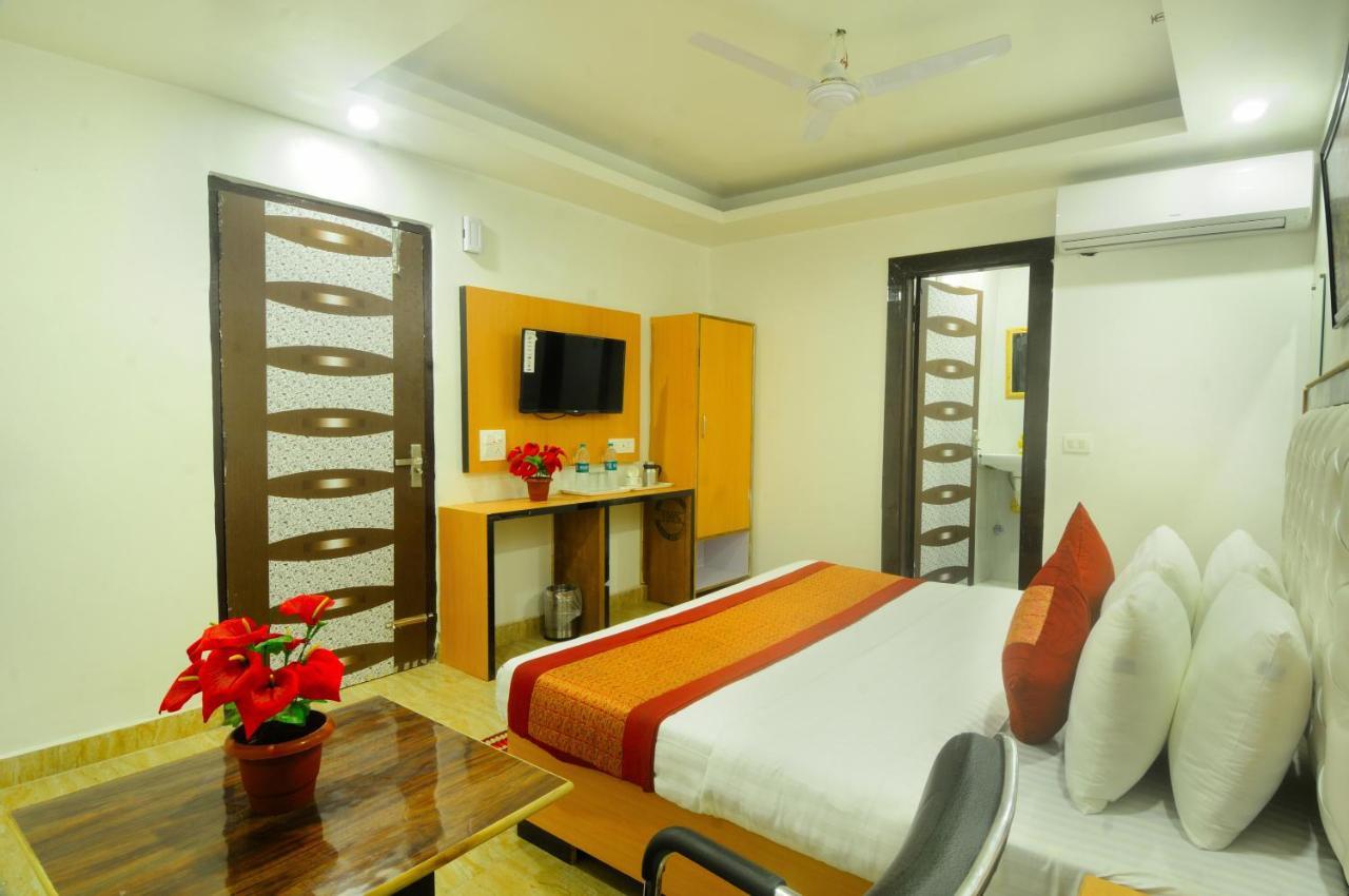 Hotel Noida Delight エクステリア 写真
