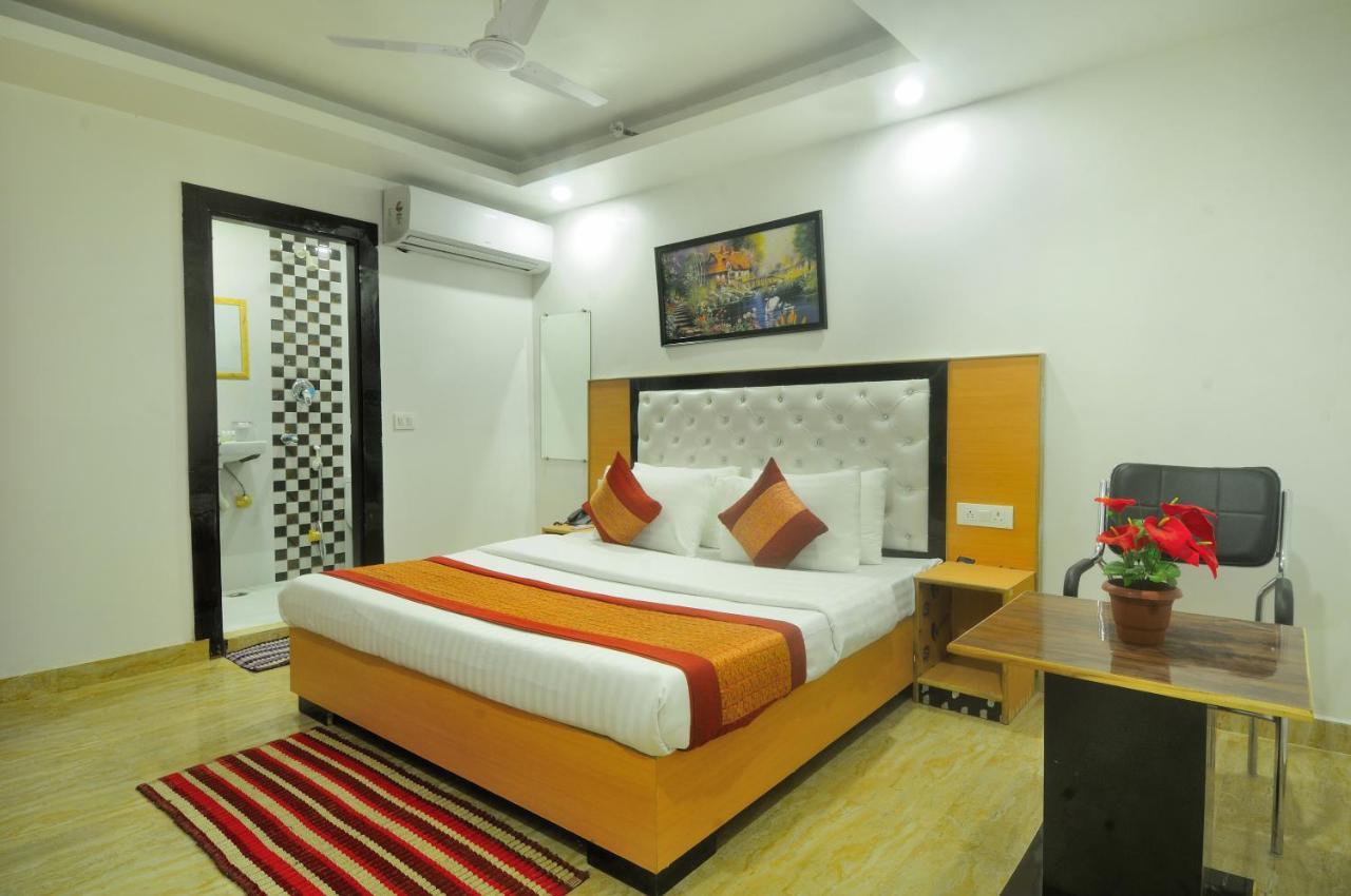 Hotel Noida Delight エクステリア 写真
