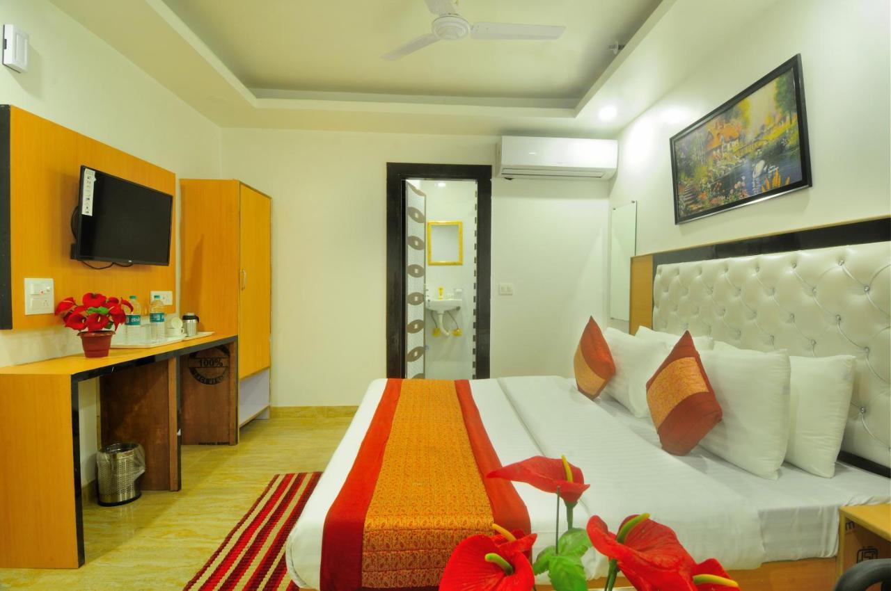 Hotel Noida Delight エクステリア 写真