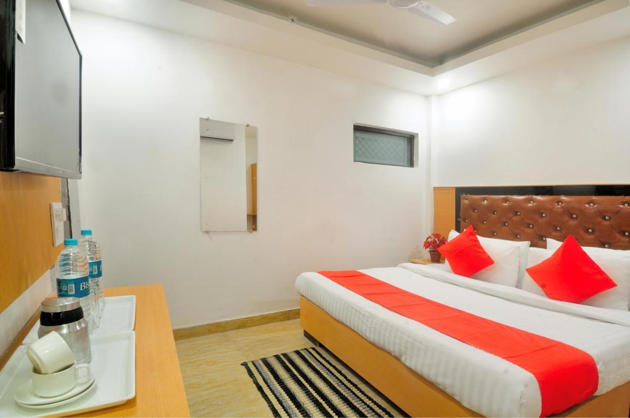 Hotel Noida Delight エクステリア 写真