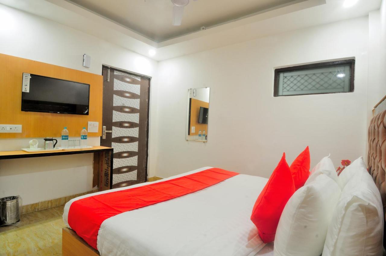 Hotel Noida Delight エクステリア 写真