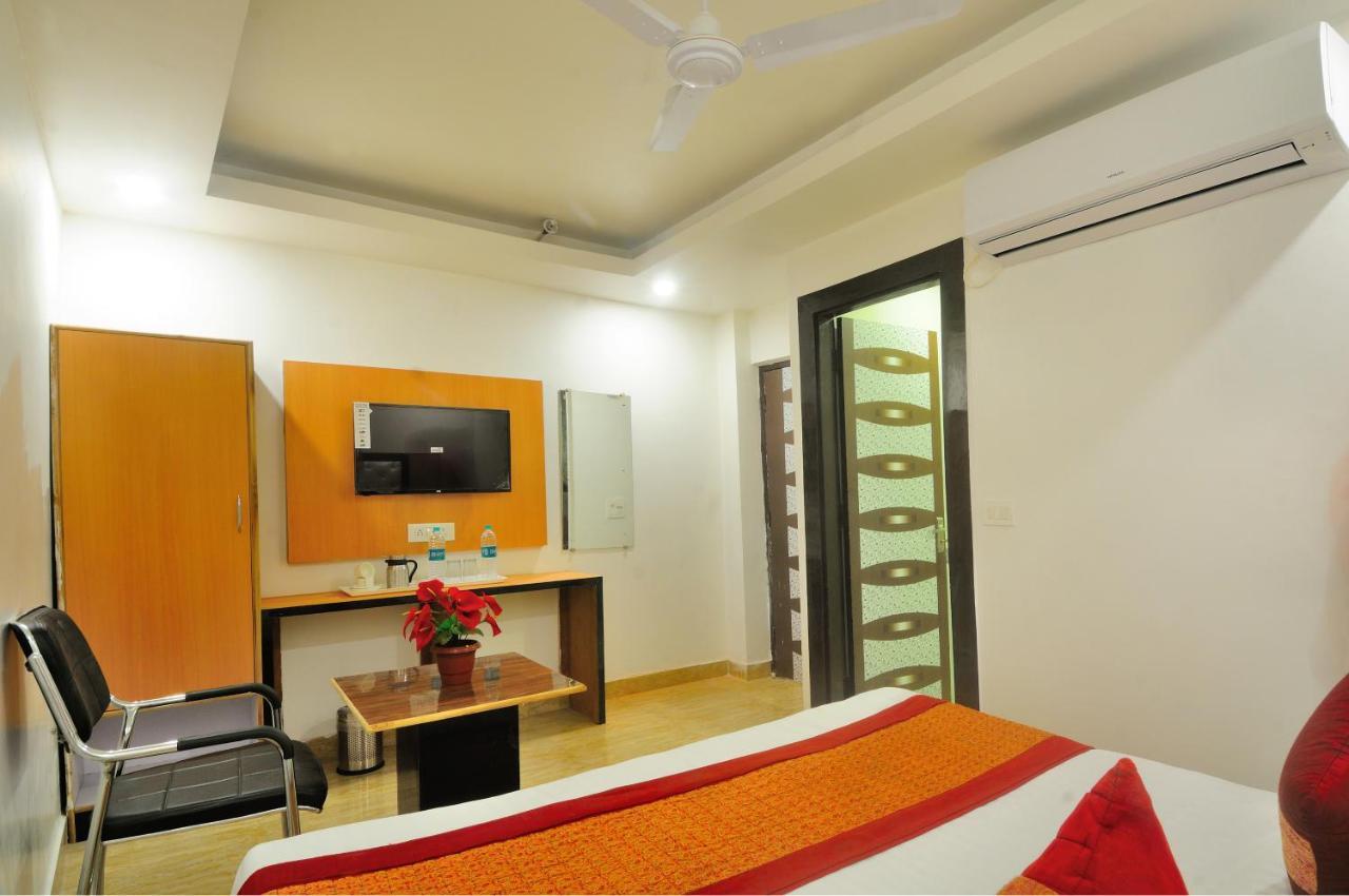 Hotel Noida Delight エクステリア 写真