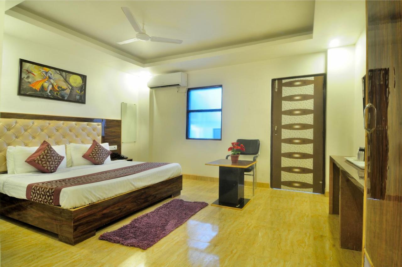 Hotel Noida Delight エクステリア 写真