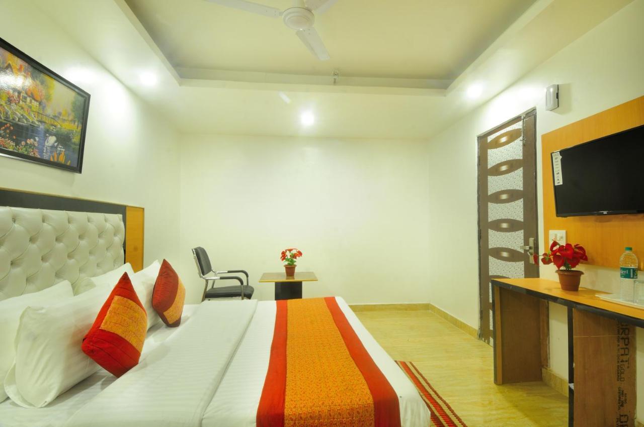 Hotel Noida Delight エクステリア 写真
