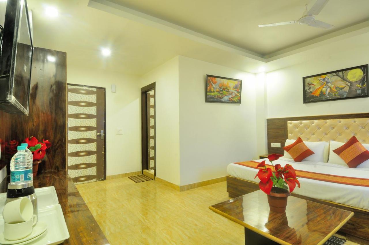 Hotel Noida Delight エクステリア 写真
