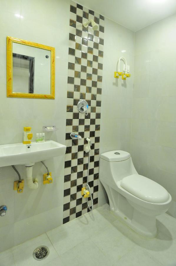 Hotel Noida Delight エクステリア 写真